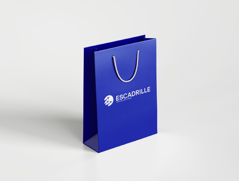 Exemple du nouveau logo sur des sacs
